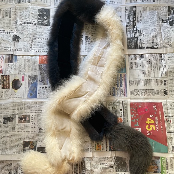 Vintage Christian Dior Fur bi color scarf in excellent condition - Picture 8 of 9